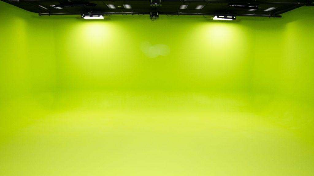 ４面Ｒ壁面にクロマキーグリーン塗装: 美しいキーイングが可能で編集時間の削減 生放送利用では高品質な映像を実現